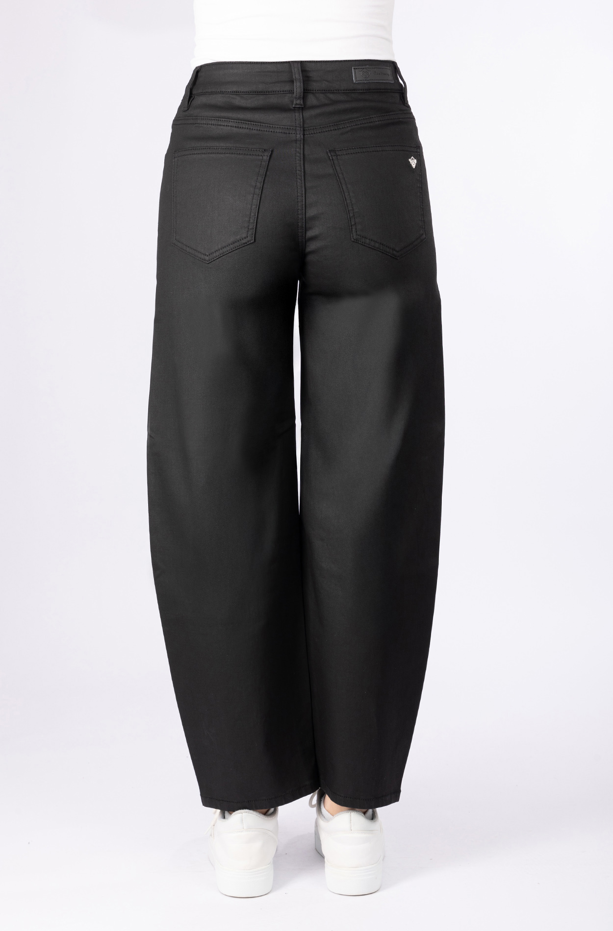 57Ilvy, Barrel-Fit, Non-Denim-Hose, Soft beschichtet, 5-Pocket-Style, O-Shape