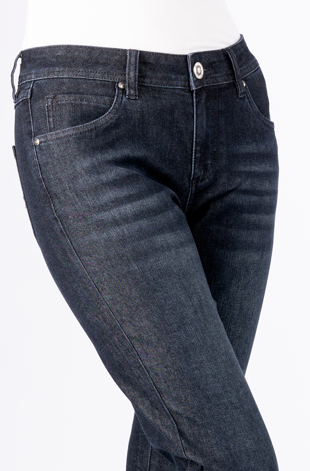 57Ava, Slim Fit, High Ankle, Beinschlitze, Betonung der Knöchel