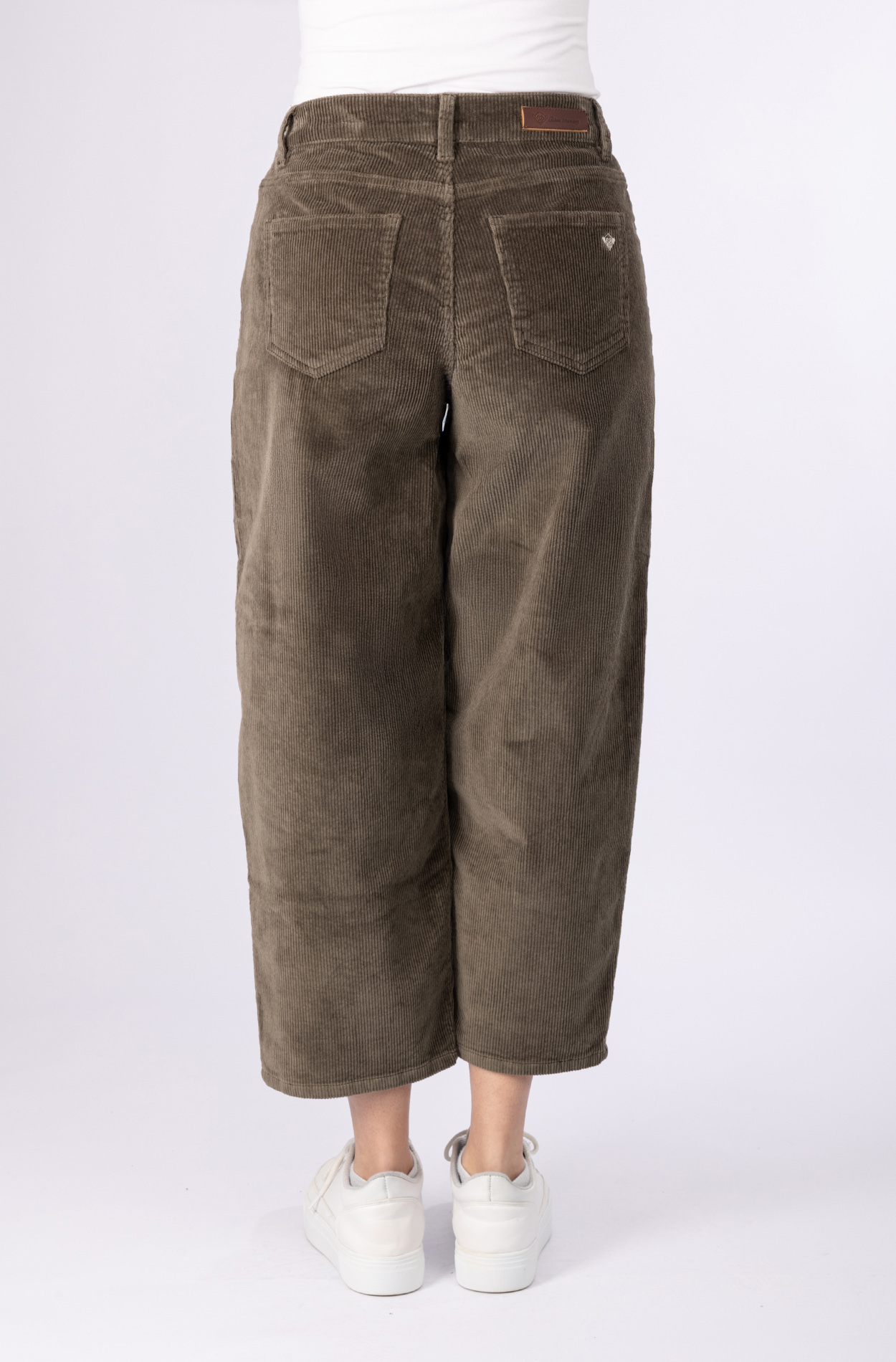 57Vyla, O-Shape-Hose, 5-Pocket-Style, verkürzte Länge, Cord