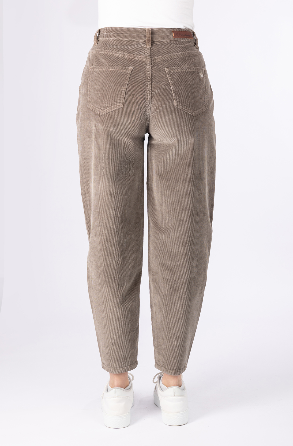 57Ashley, Balloon-Fit, Cordhose, verkürzt, mit Bundfalten