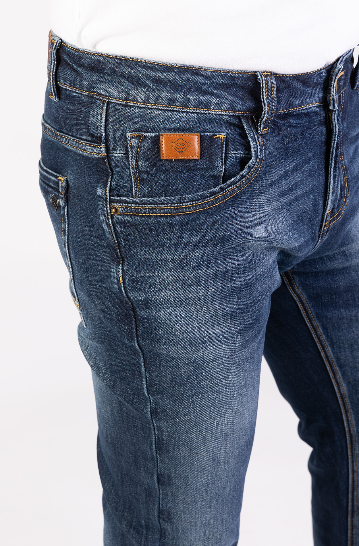 57Steven, Regular-Fit, 5-Pocket-Style, Markante Kontrastnähte