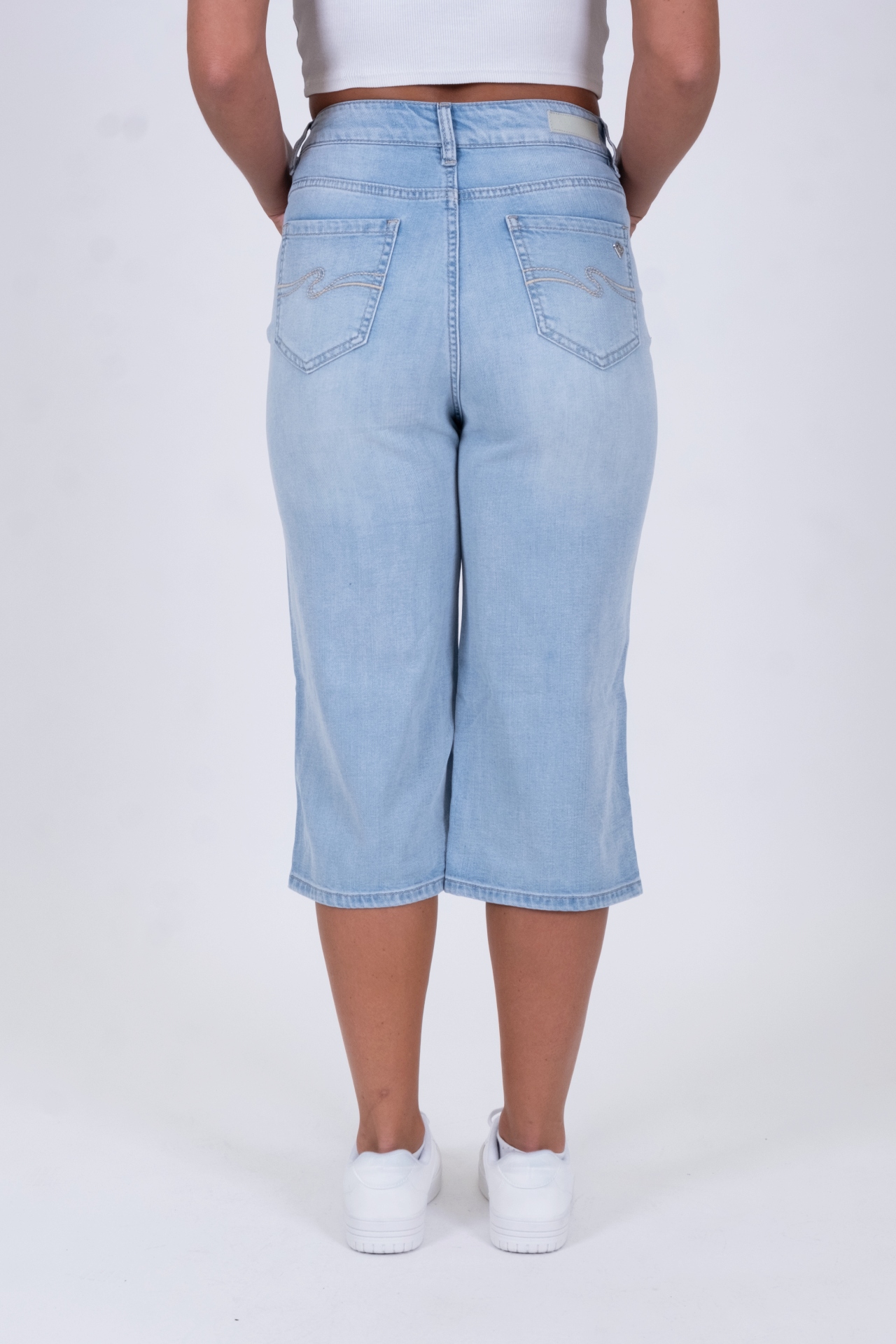 Nina 30897X | Loose Fit | Capri | Light Blue Nina 30897X | Loose Fit | Capri | Light Blue