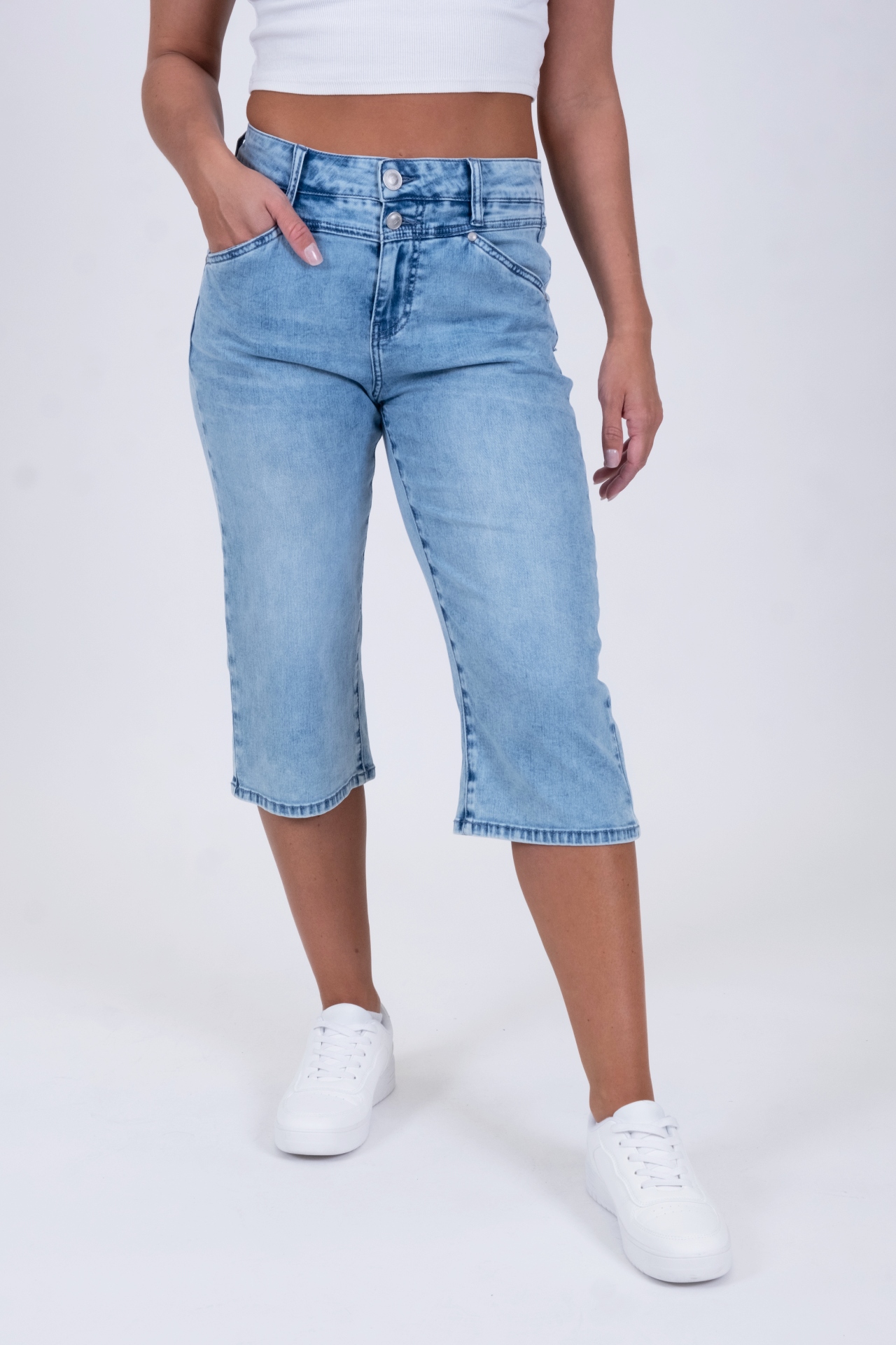 Sandy 30884X | Loose Fit | Capri | Light Blue Sandy 30884X | Loose Fit | Capri | Light Blue