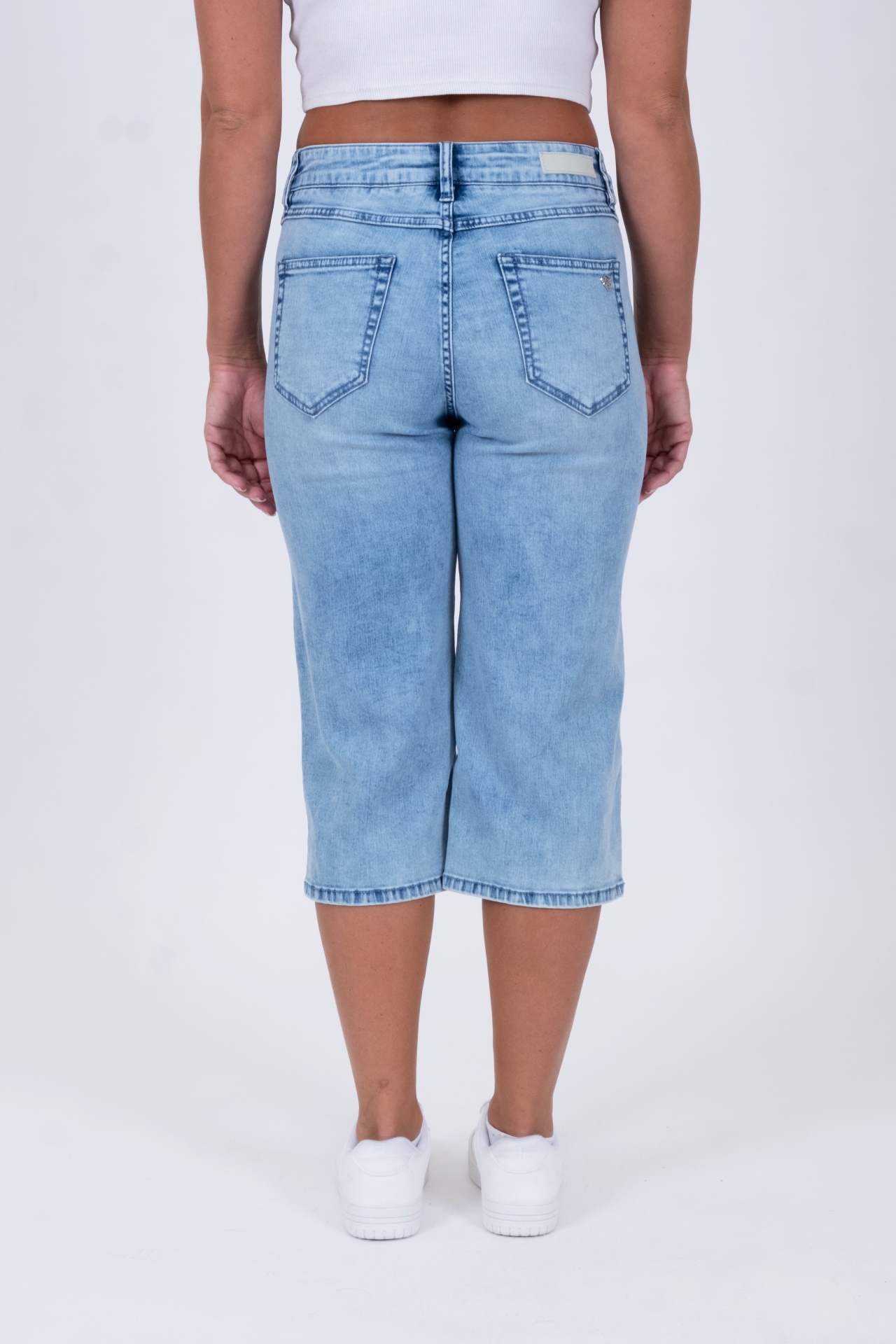 Sandy 30884X | Loose Fit | Capri | Light Blue Sandy 30884X | Loose Fit | Capri | Light Blue