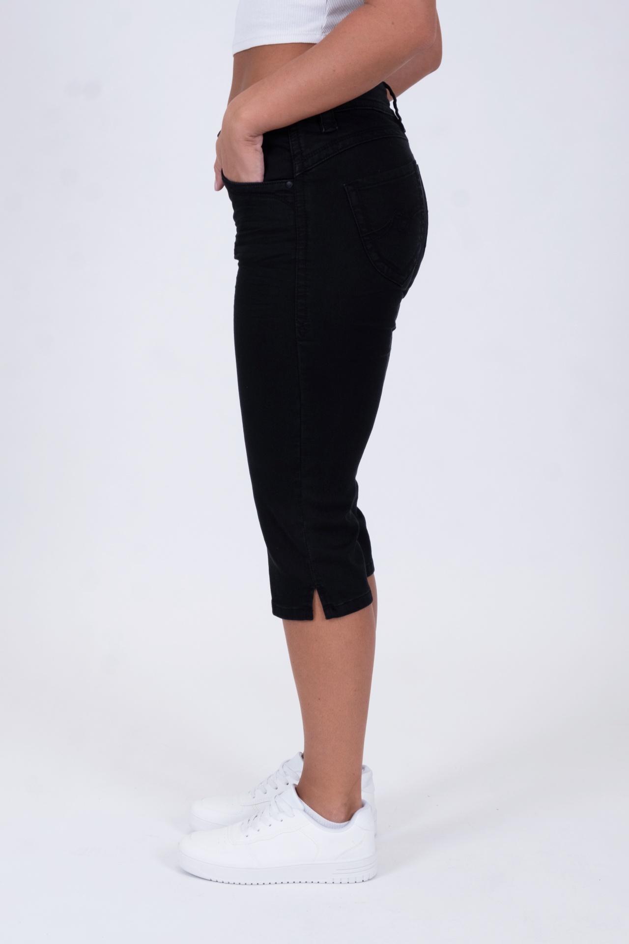 Charlotte 30888X | Capri | Non-Denim | Black | White Charlotte 30888X | Capri | Non-Denim | Black | White