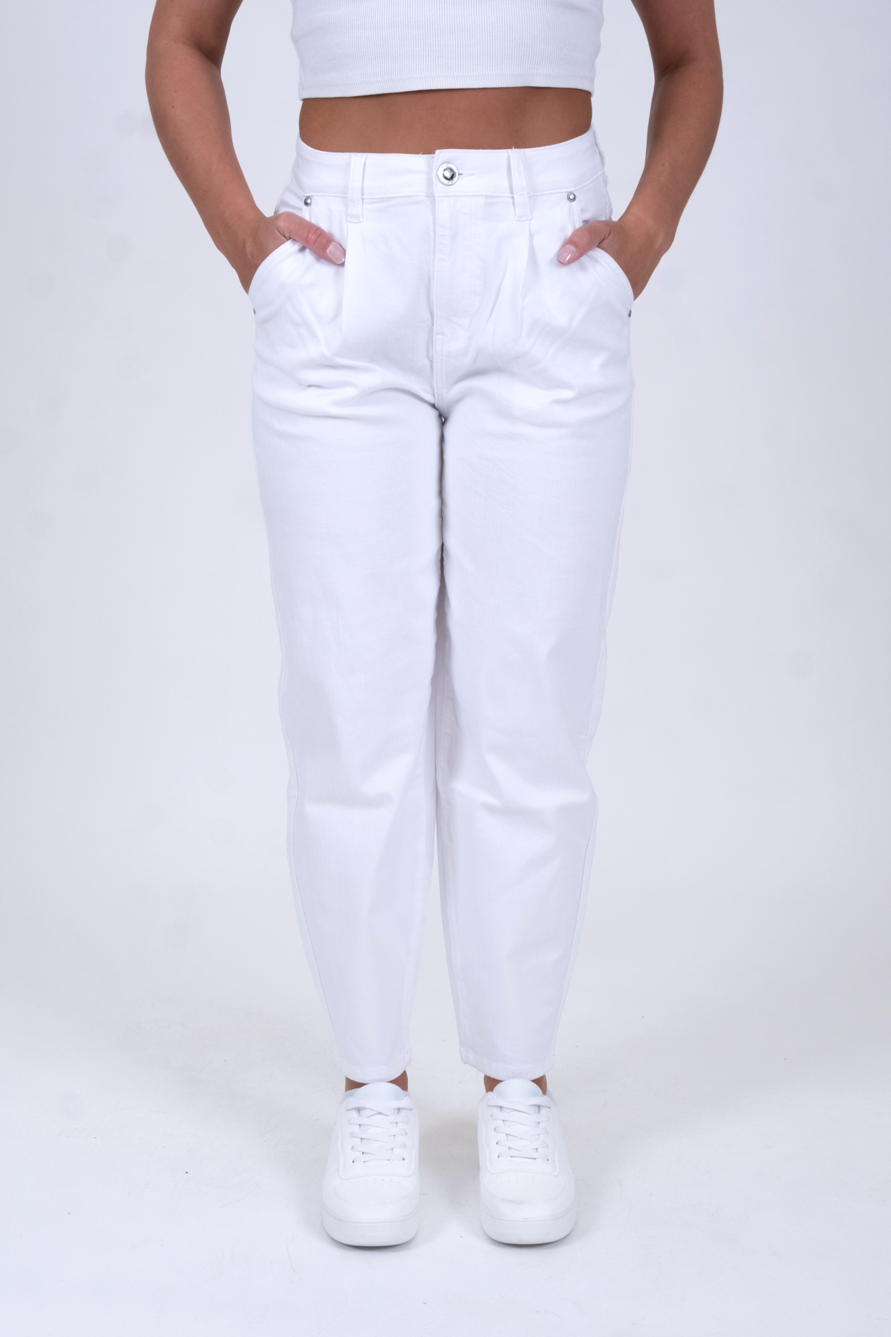 Ashley 30873X | Balloon Fit | Cropped | White Ashley 30873X | Balloon Fit | Cropped | White