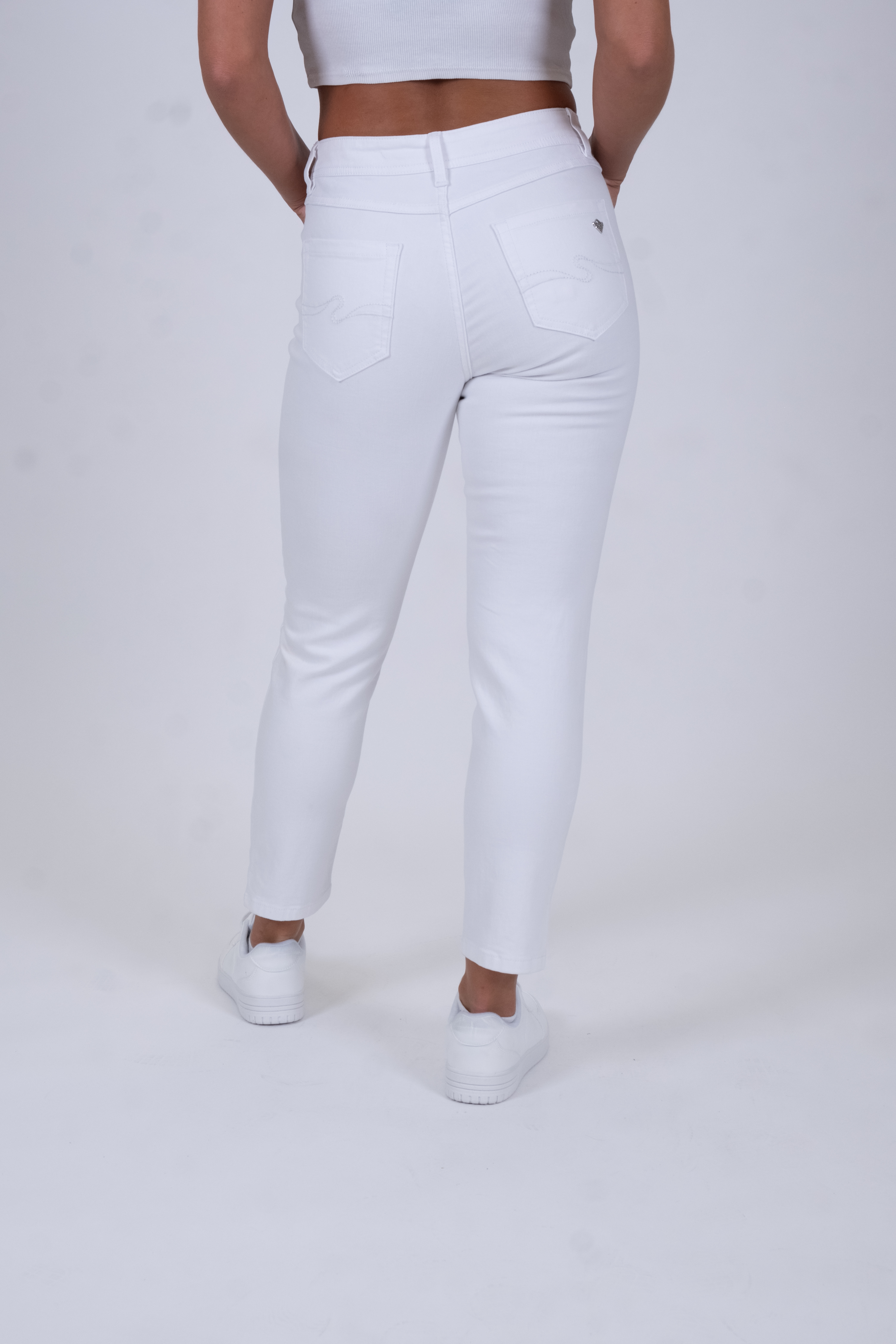 Ava 30834B | Basic | Slim Fit | High Ankle 